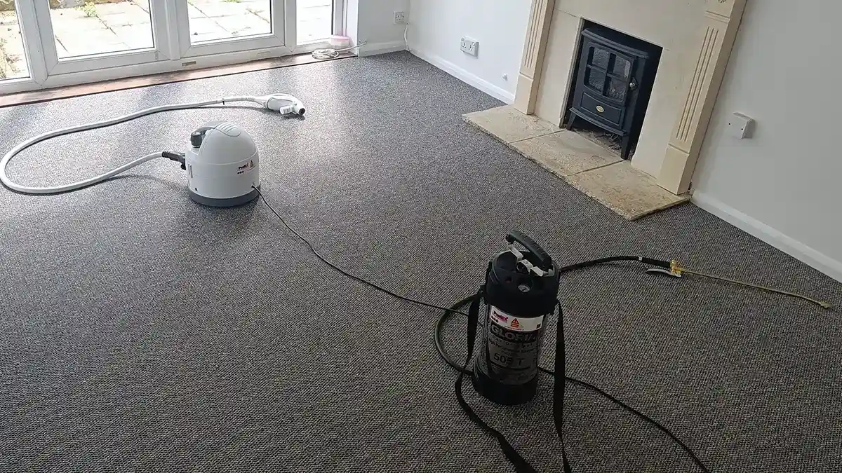 Carpet flea treatment equipment